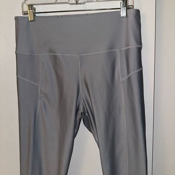 Under Armour Women’s Athletic Compression Leggings Light Gray 1X NWOT - Picture 3 of 11